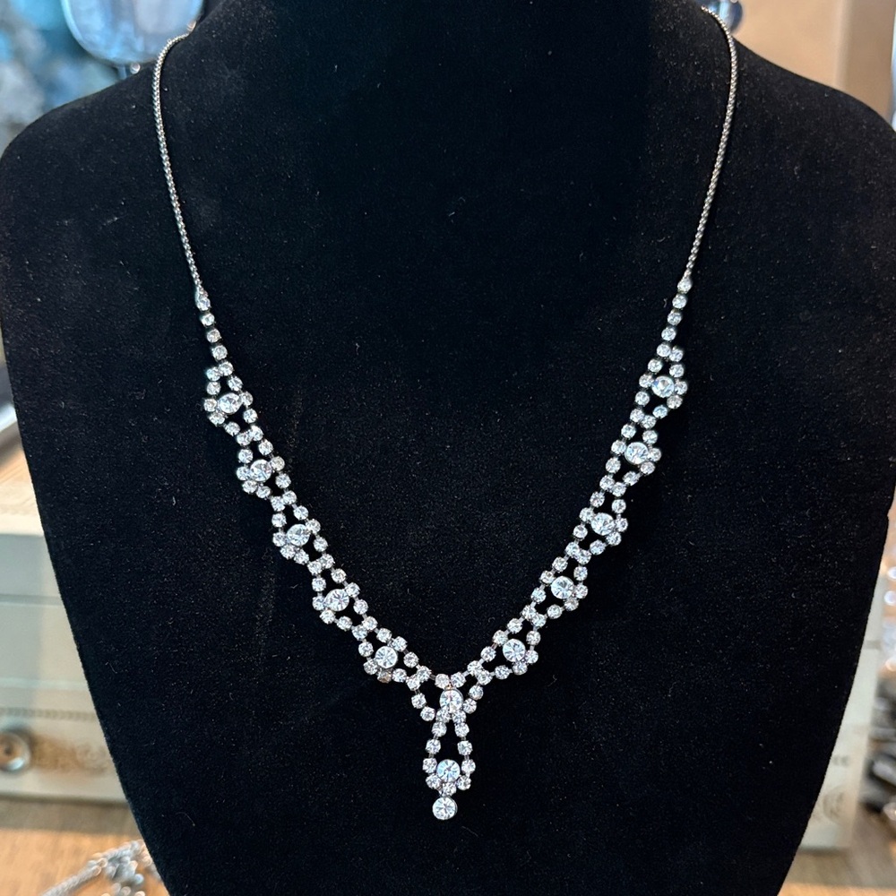 Claire's Silver-Tone Crystal Floral Y Necklace